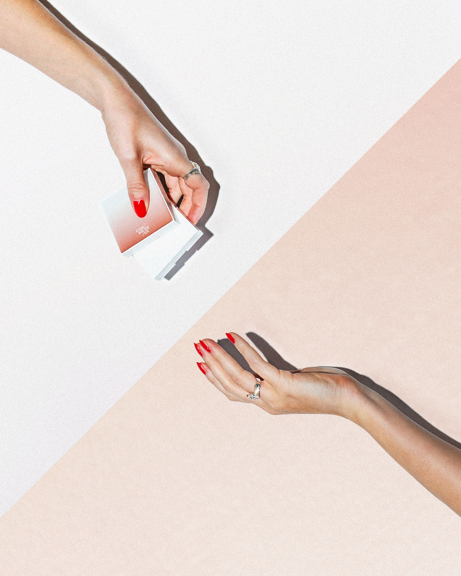 201103_Comme-Deux_Christmas-campaign_bundles_Brand-photos_01_4x5