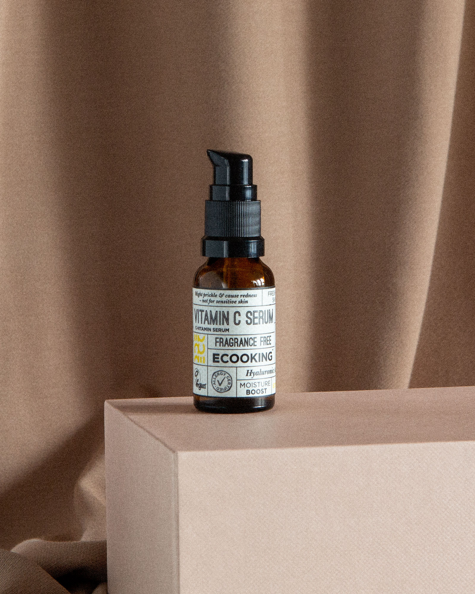 2021-06-01_SE-BE_The-get-naked-box_Product-photos_Ecooking-Vitamin-serum-C_4x5