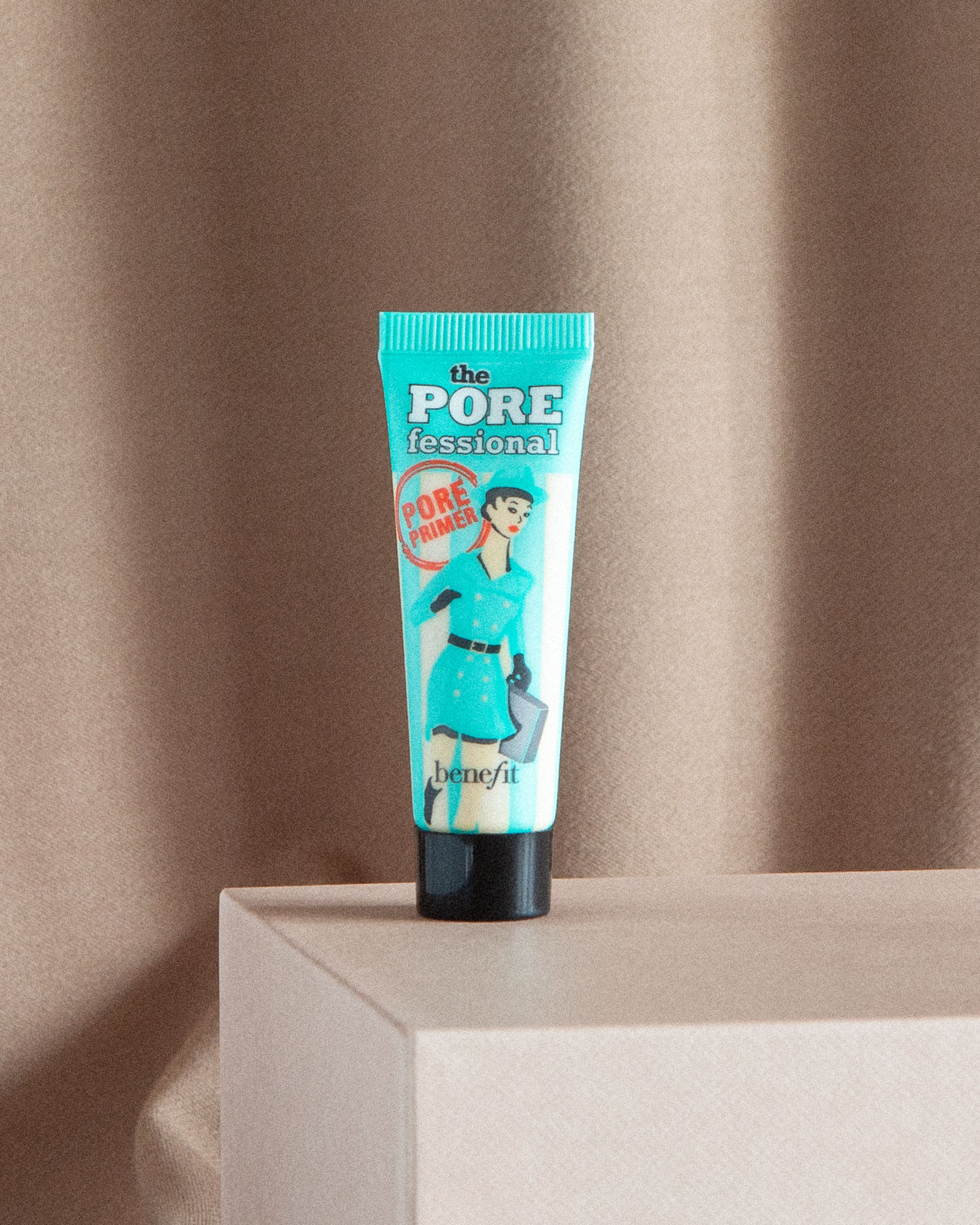 2021-06-01_SE_The-get-naked-box_Product-photos_Benefit-Pore-professional_4x5