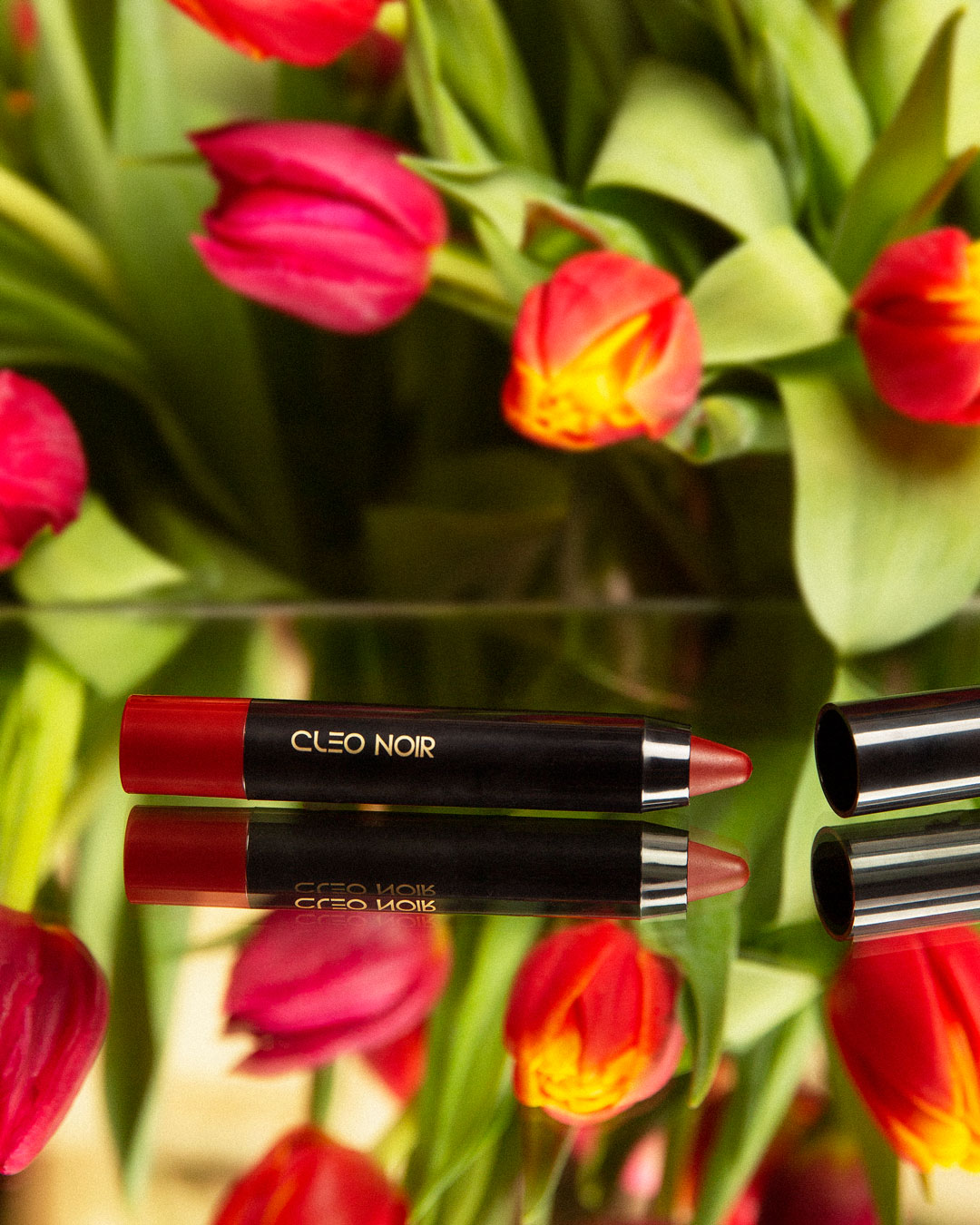 210201_DK-NO_Crush_Spring-me-up_Product-photos_Cleo-Noir-lip-crayon_4x5